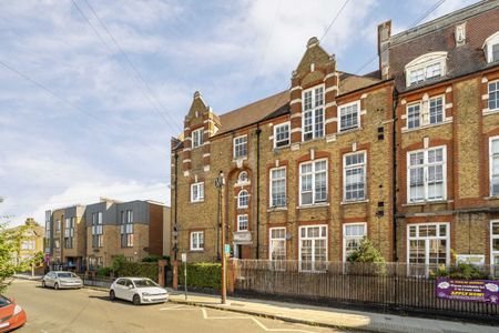 Broadway Lofts, London, SW17 - Photo 4