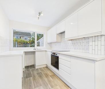 3 bedroom semi-detached house to rent - Photo 6