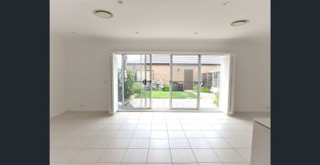 Modern 2 Bedroom Townhouse - Photo 2