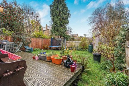 4 bedroom detached house to rent - Photo 5