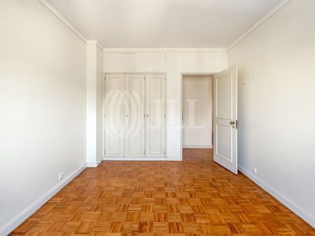 4 room luxury Apartment for rent in Campo Grande, Lisbon - Photo 4