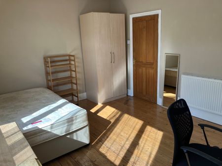 4 bedroom terraced house to rent - Photo 5