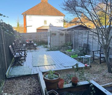 3 bedroom terraced house to rent - Photo 6