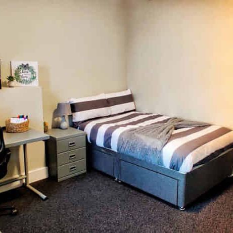 Two Bedroom Apartment - Photo 1