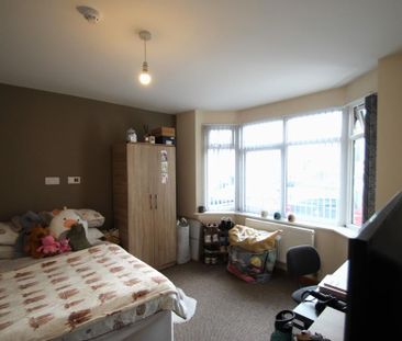 5 bedroom semi-detached house to rent - Photo 3