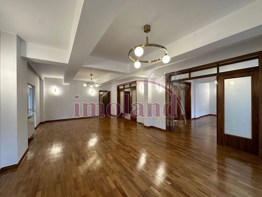 Inchiriere - Apartament Renovat Integral - Primaverii - Photo 1