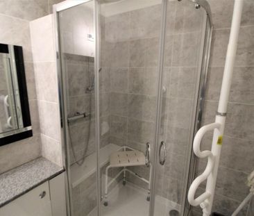 1 bedroom retirement property to rent - Photo 6