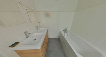 APPARTEMENT T5 A LOUER - Photo 2