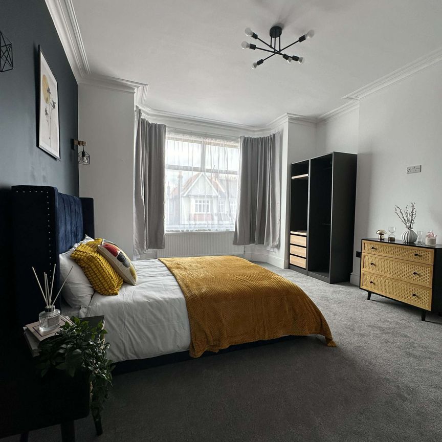 Arran Road Room 5 - Photo 1