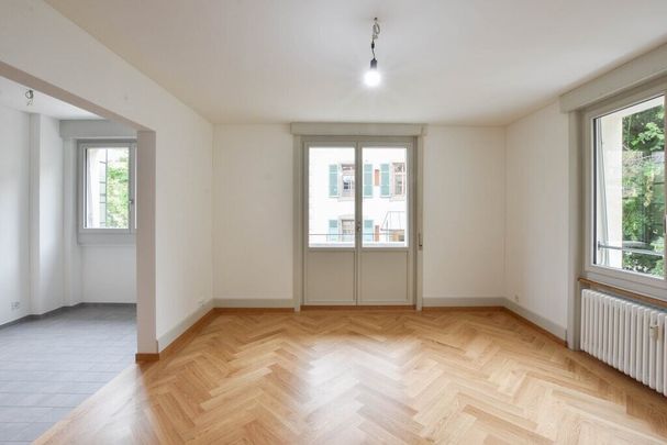 2.5-room apartment with the aesthetics of an old building - Foto 1