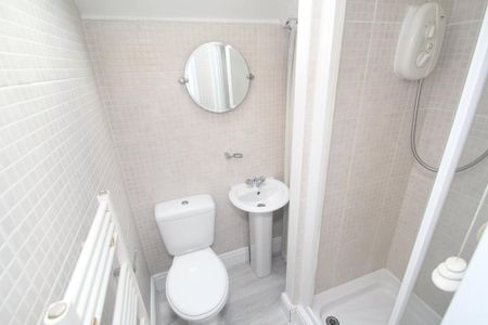 3 bedroom end of terrace house to rent - Photo 4