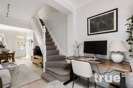 STUNNING HOUSE IN PRIME LOCATION - Photo 5