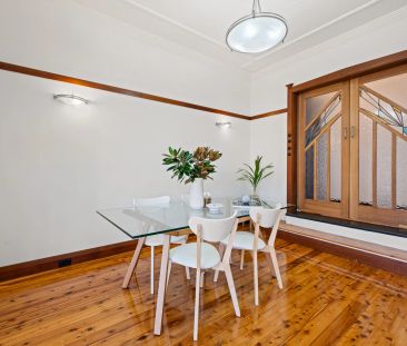 Charming family abode - Photo 4