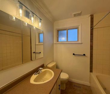 For Lease - 6 Lincoln Green Drive, Markham, Ontario - Photo 3