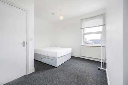 Fulham Palace Road, Bishops Park, SW6, London - Photo 5