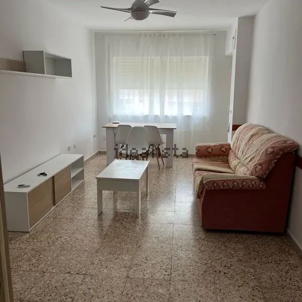 Alquiler de piso en Calle Jazmines, 3 - Photo 1