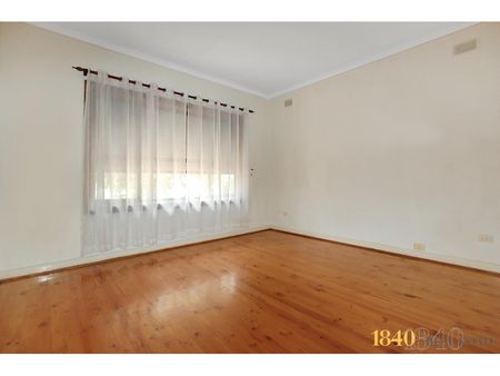 Family Home - Photo 4