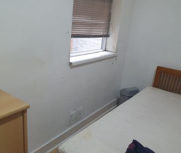 Room in a Shared Flat, Balfour Road, IG1 - Photo 3