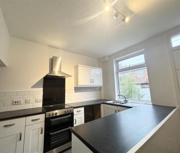 3 bedroom terraced house to rent - Photo 6