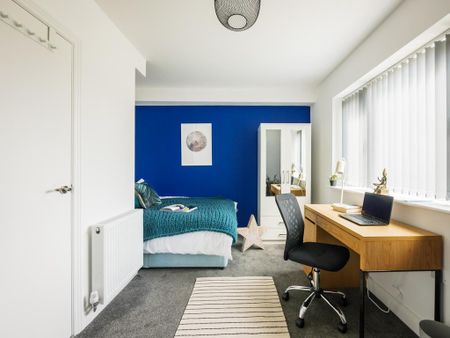 1 bedroom in a house share to rent - Photo 2