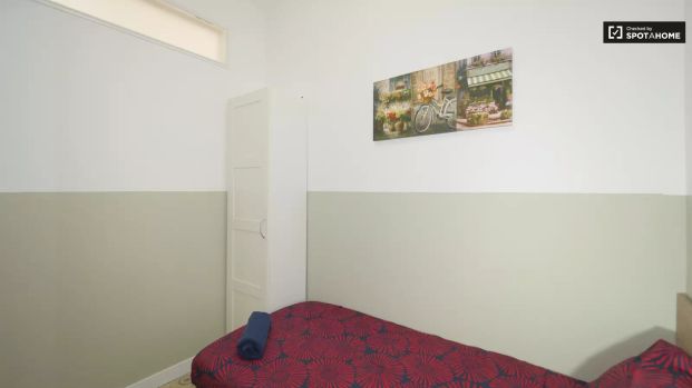 Cozy room for rent in 4-bedroom apartment in El Raval - Foto 1