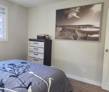 208, 3811 54 Avenue, Red Deer. AB - Photo 6