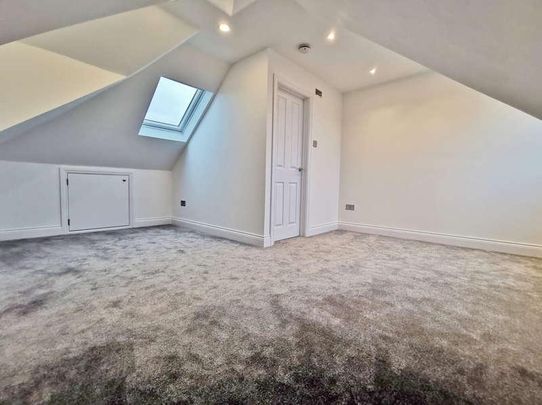 Sefton Avenue, Mill Hill, NW7 - Photo 1