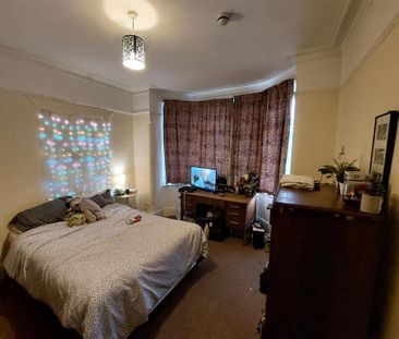 5 bedroom private hall to rent - Photo 2