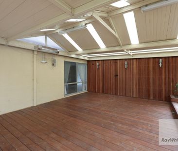Location Perfect! - Photo 3