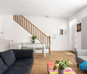 Rosebery Mews, Rosebery Road, London, N10 - Photo 1