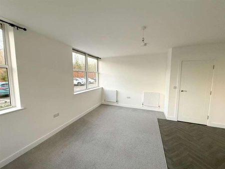 Heath Square, Haywards Heath - Photo 4