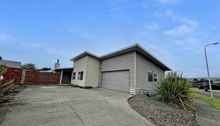 ASHHURST - 4 BEDROOMS - Photo 2