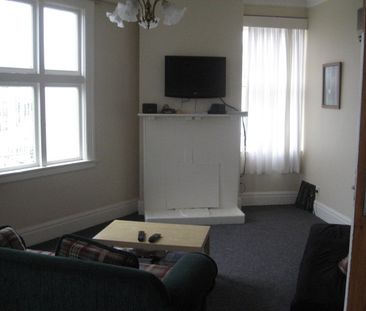 Empire Boarding House - Heart of Petone - Photo 1