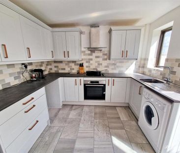 2 bedroom terraced house to rent - Photo 5