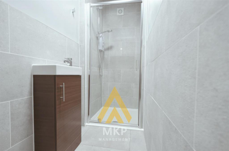 8 bedroom detached house to rent - Photo 5