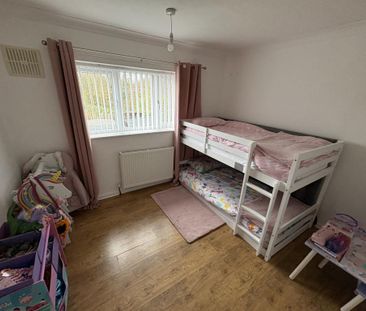 3 bedroom end of terrace house to rent - Photo 3