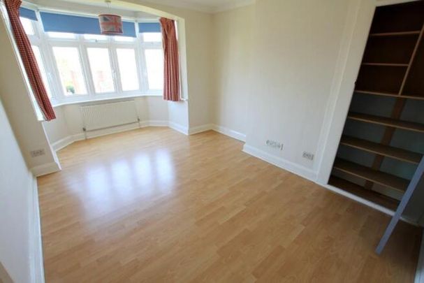 Western Road, Billericay - Photo 1