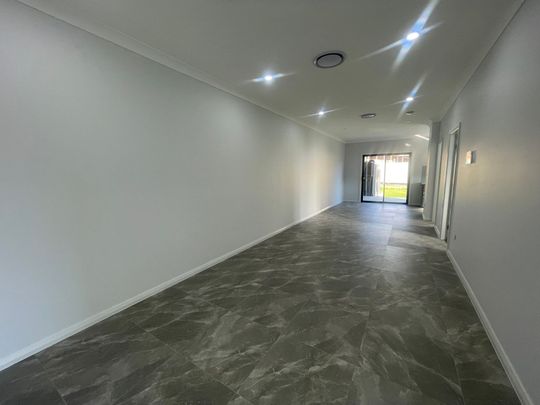 Brand New 5-Bedroom Duplex in Prime Location - Photo 1