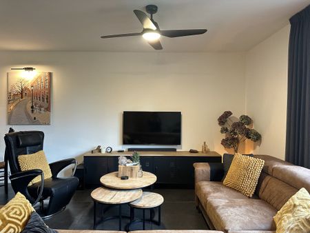 Te huur: Huis Boris Pasternak-erf in Dordrecht - Photo 2