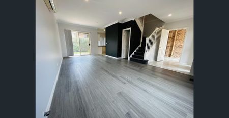 3 Bedrooms! 2 Bathrooms! Air Conditioned! - Photo 5