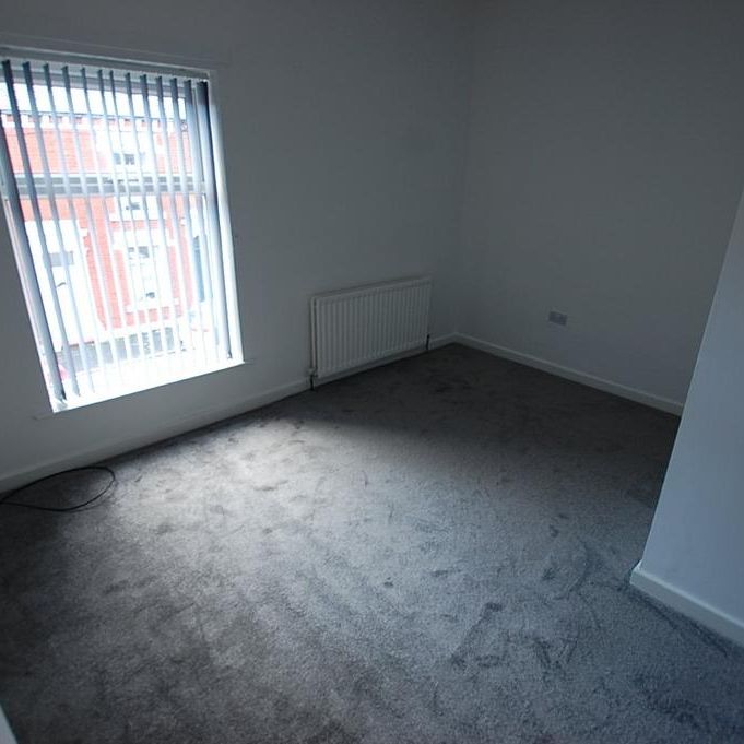 2 bedroom end of terrace house to rent - Photo 1