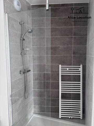 Location Appartement 2 pièces 45m² THONON LES BAINS 74200 - Photo 5