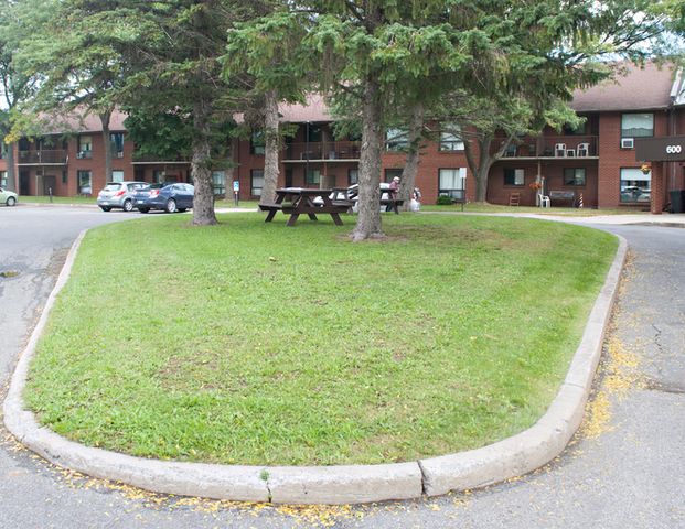 1 bedroom 1 bathroom, All inclusive and Renovated. | 600 Glengarry Boulevard, Cornwall - Photo 1