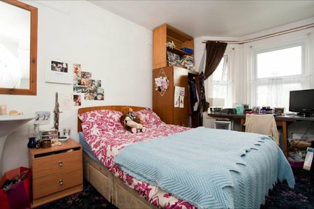 7 BED Student House - Osborne Road - Photo 3