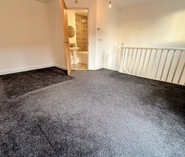 Carnforth Avenue - Photo 2