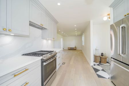 For Lease - 82 Admiral Road, Ajax, Ontario - Photo 2