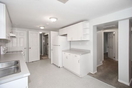 For Lease - 295 Brimson Drive, Newmarket, Ontario - Photo 2