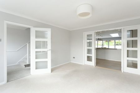 4 bedroom semi-detached house to rent - Photo 4