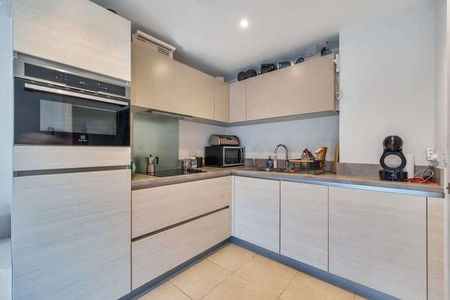 Evan House, Canning Town, E16 - Photo 4