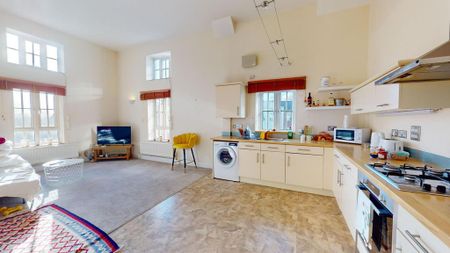 2 bedroom flat to rent - Photo 2